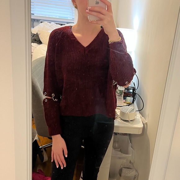 Seek the Label LF Brand Chunky Knit Sweater with Cut Off Ring Hardware Sleeves - Picture 3 of 9